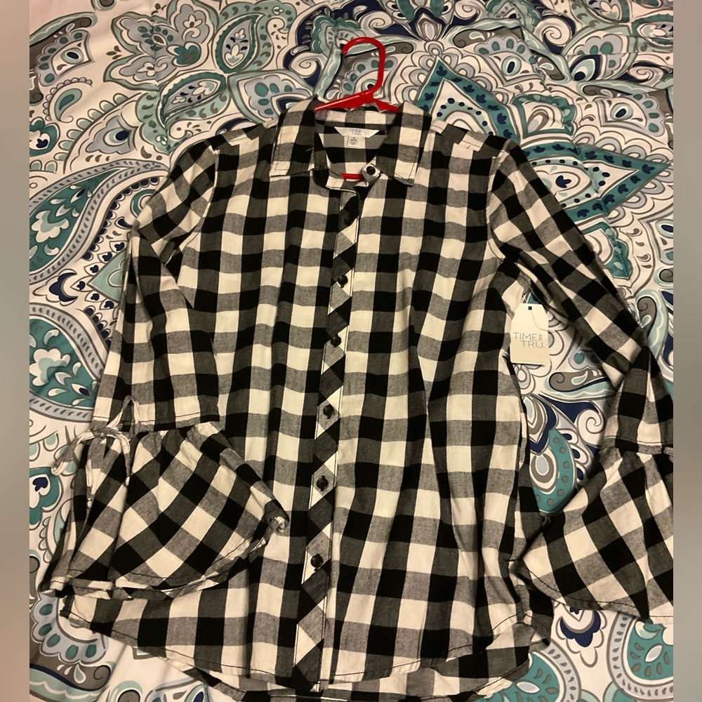 New with tags Black n white shirt